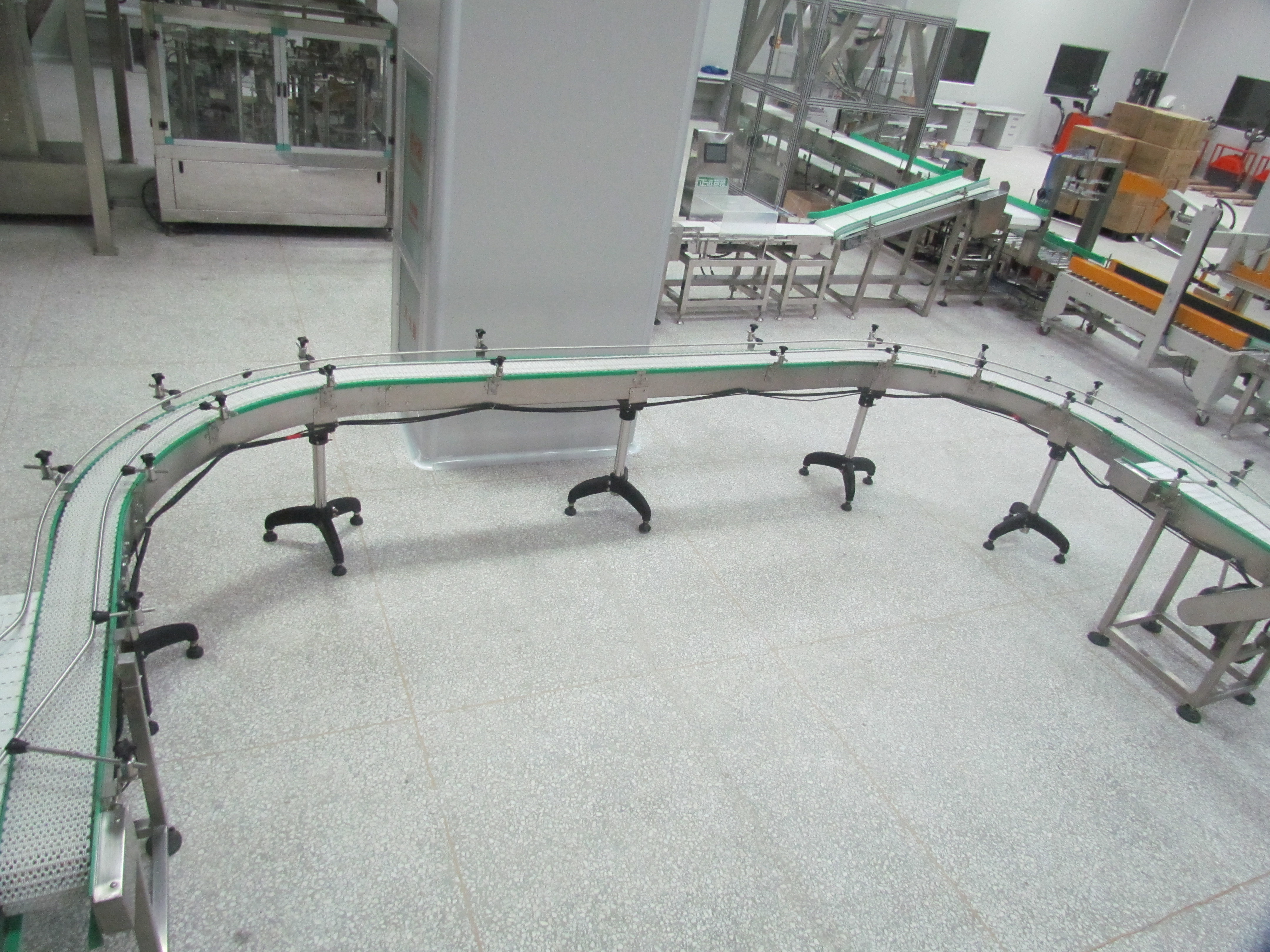 過渡輸送機